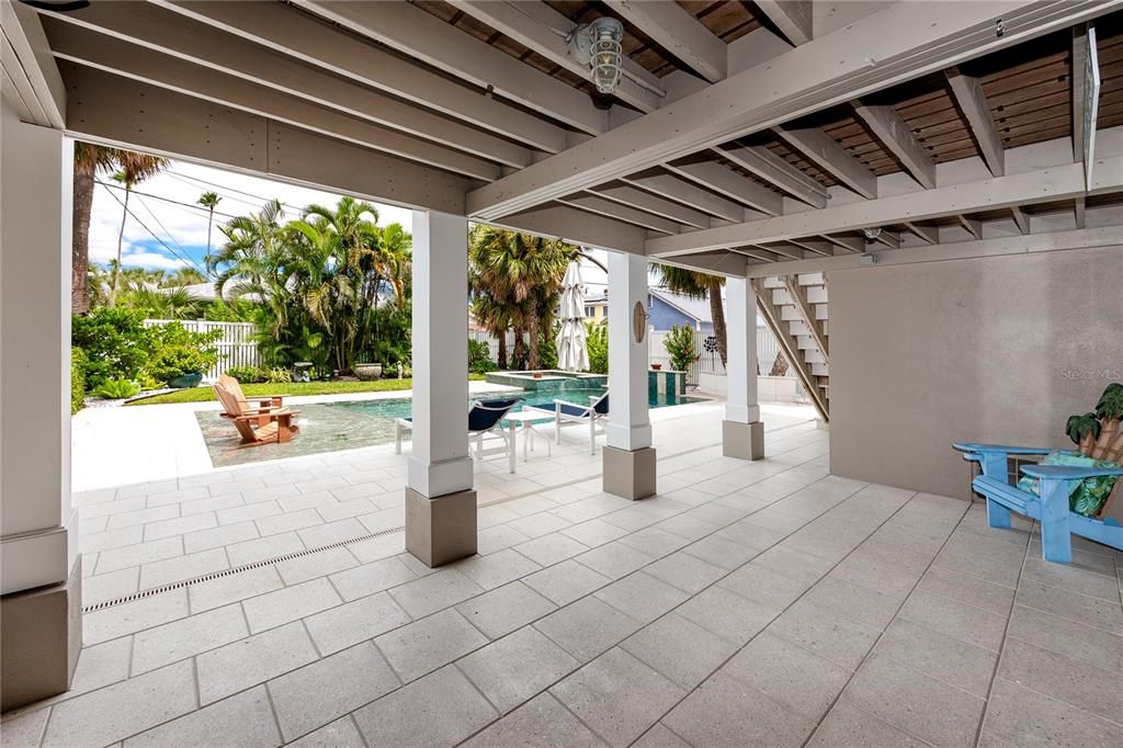 For Sale: $3,499,000 (3 beds, 2 baths, 2286 Square Feet)