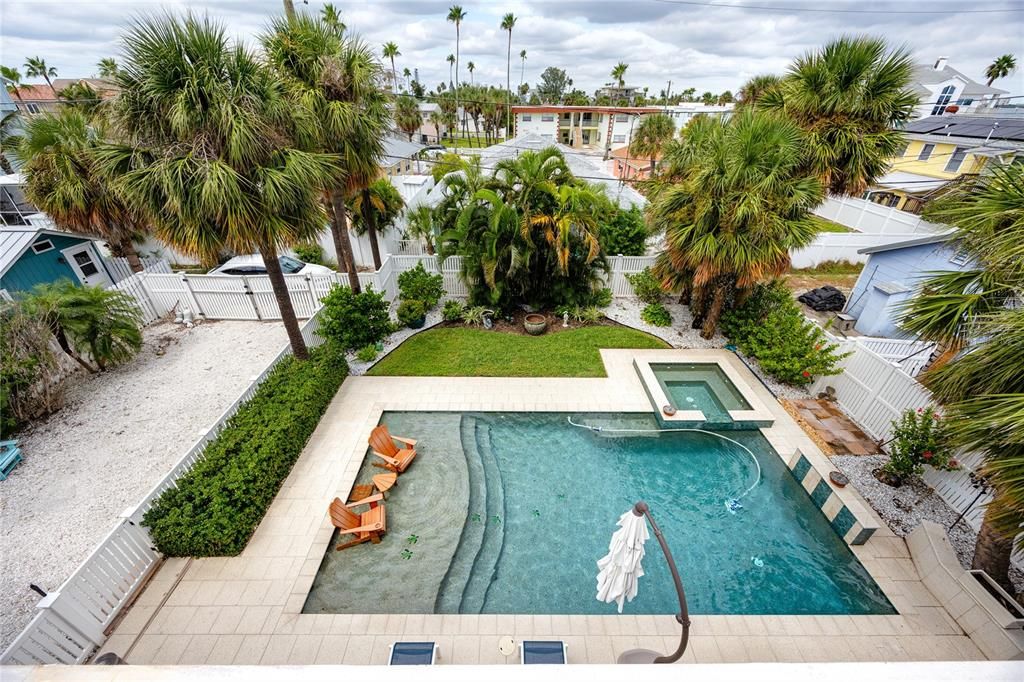 For Sale: $3,499,000 (3 beds, 2 baths, 2286 Square Feet)