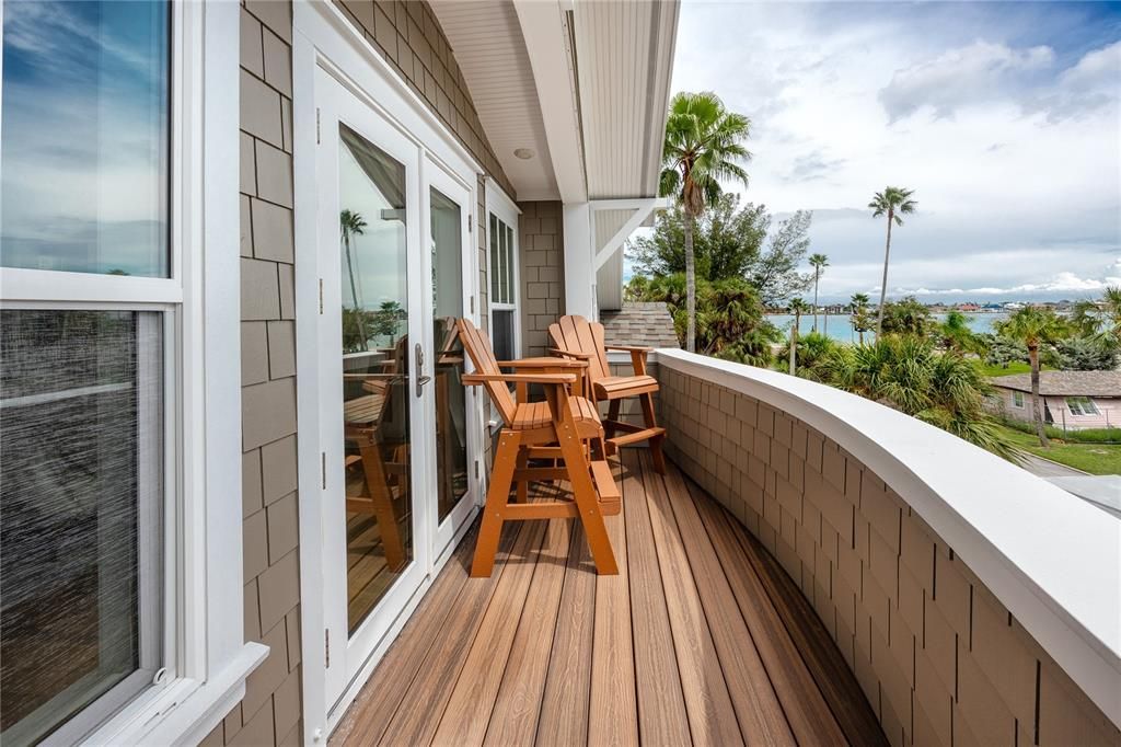 For Sale: $3,499,000 (3 beds, 2 baths, 2286 Square Feet)