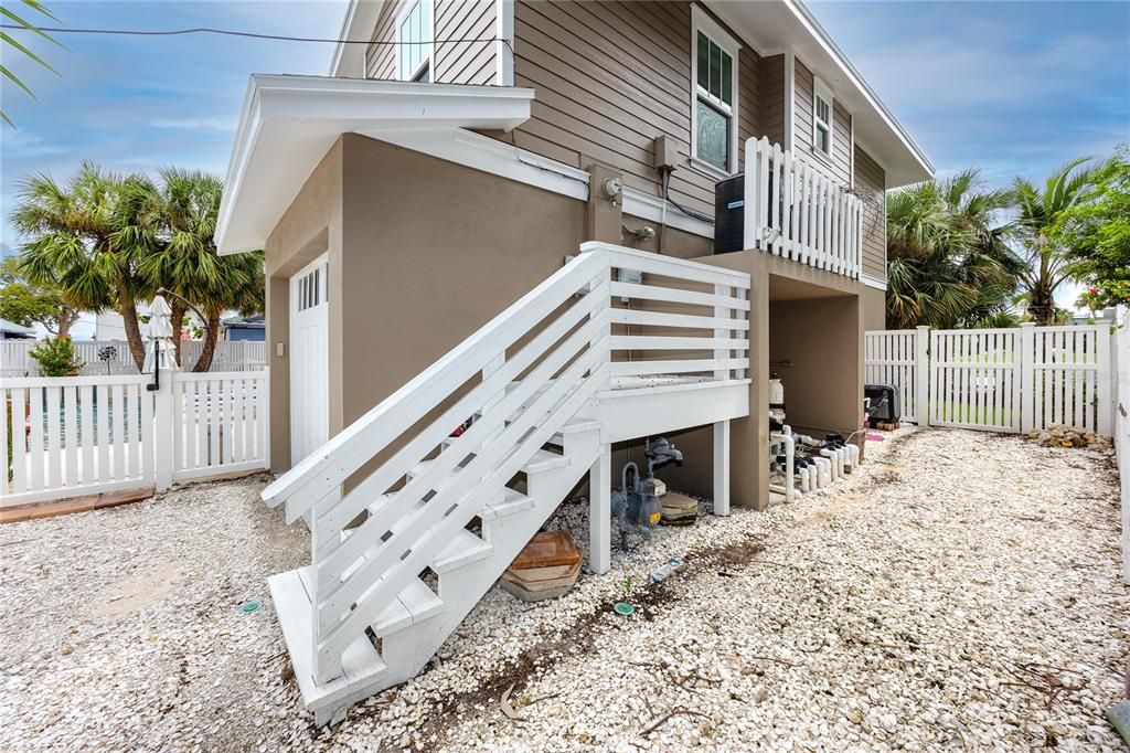 For Sale: $3,499,000 (3 beds, 2 baths, 2286 Square Feet)