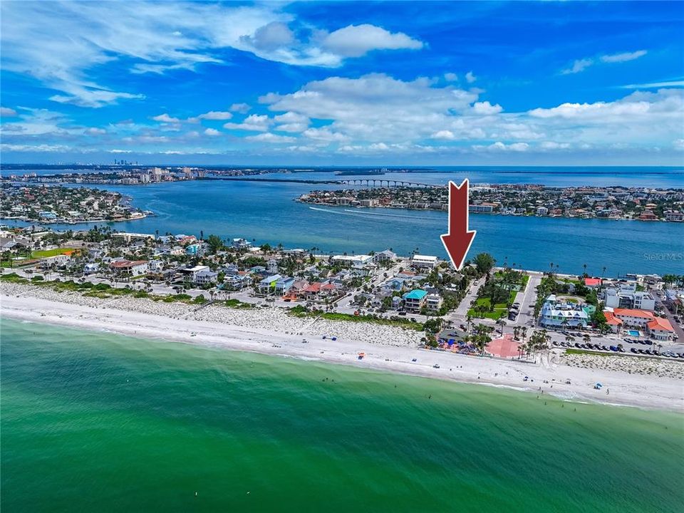 For Sale: $3,499,000 (3 beds, 2 baths, 2286 Square Feet)