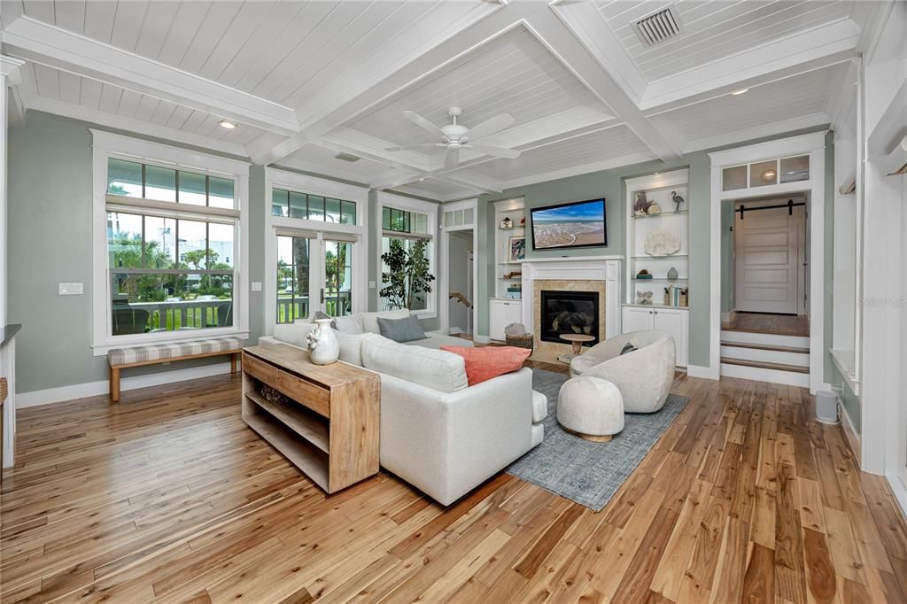 For Sale: $3,499,000 (3 beds, 2 baths, 2286 Square Feet)