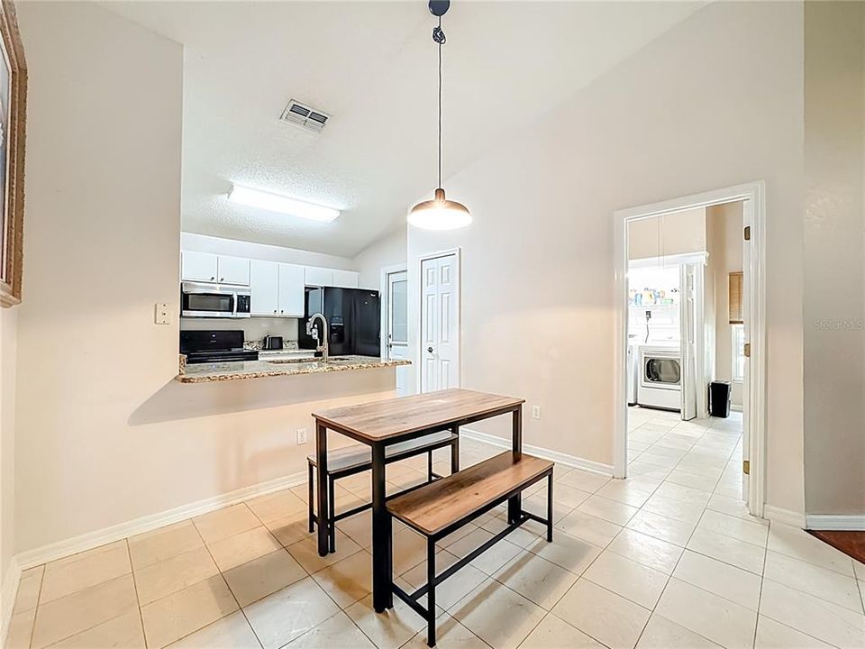 На продажу: $440,000 (3 спален, 2 ванн, 1256 Квадратных фут)