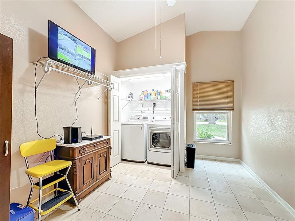 На продажу: $440,000 (3 спален, 2 ванн, 1256 Квадратных фут)