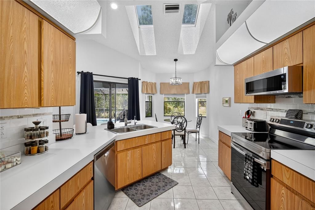 For Sale: $450,000 (3 beds, 2 baths, 1628 Square Feet)