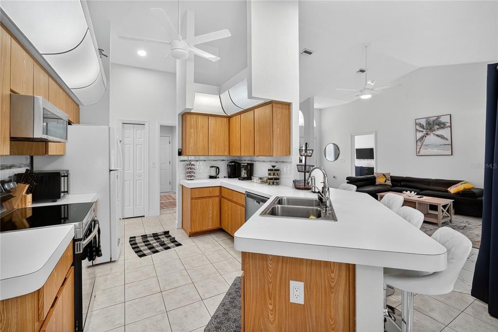 For Sale: $450,000 (3 beds, 2 baths, 1628 Square Feet)