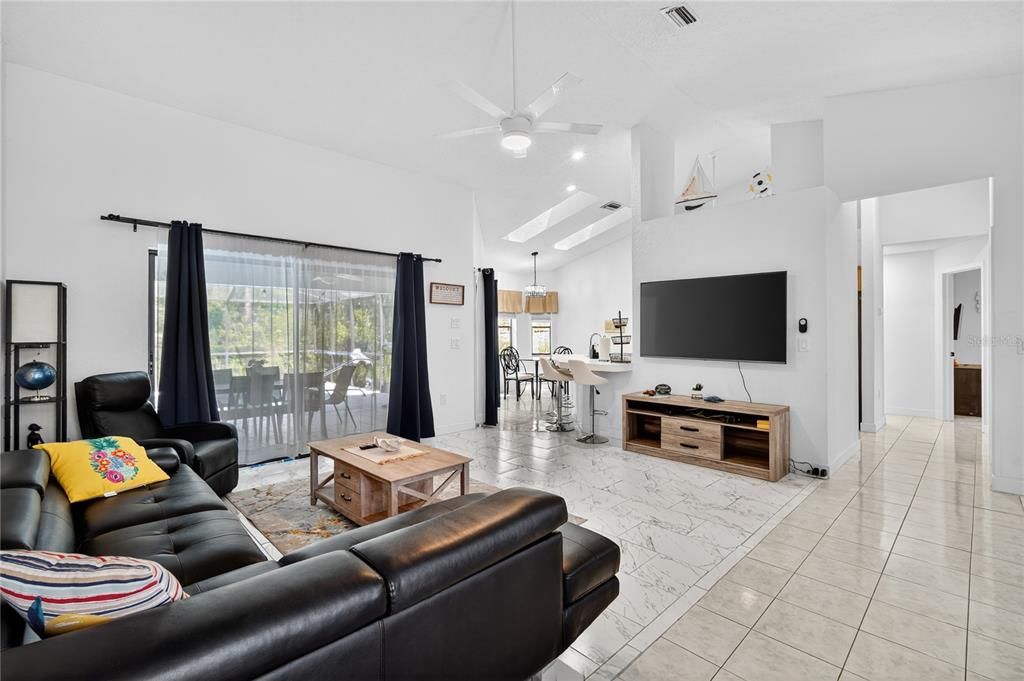 For Sale: $450,000 (3 beds, 2 baths, 1628 Square Feet)