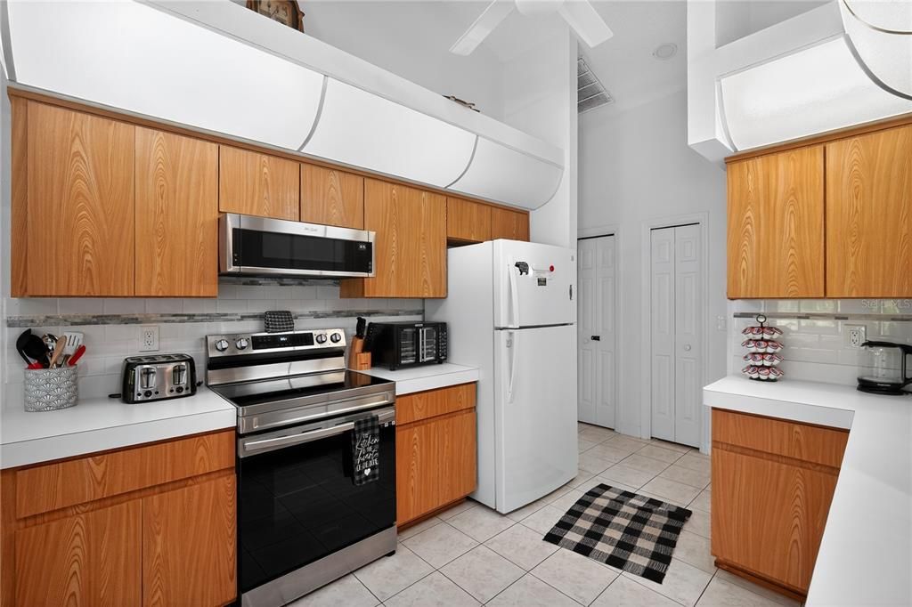 For Sale: $450,000 (3 beds, 2 baths, 1628 Square Feet)