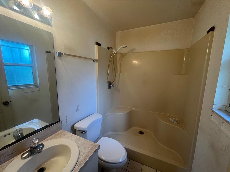 Activo con contrato: $271,000 (3 camas, 2 baños, 1032 Pies cuadrados)