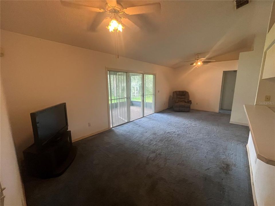 Activo con contrato: $271,000 (3 camas, 2 baños, 1032 Pies cuadrados)