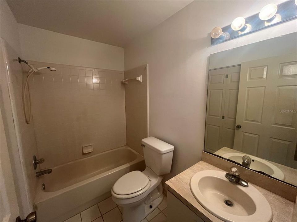 Activo con contrato: $271,000 (3 camas, 2 baños, 1032 Pies cuadrados)