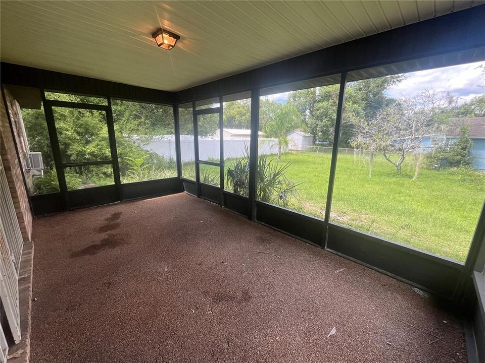 Activo con contrato: $271,000 (3 camas, 2 baños, 1032 Pies cuadrados)