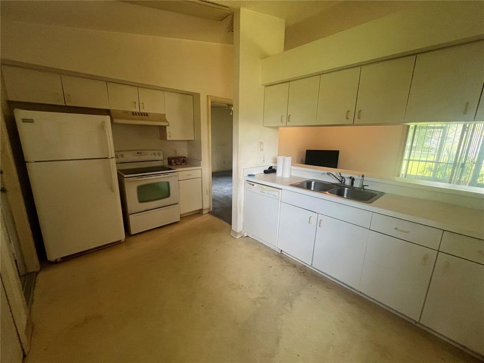 Activo con contrato: $271,000 (3 camas, 2 baños, 1032 Pies cuadrados)