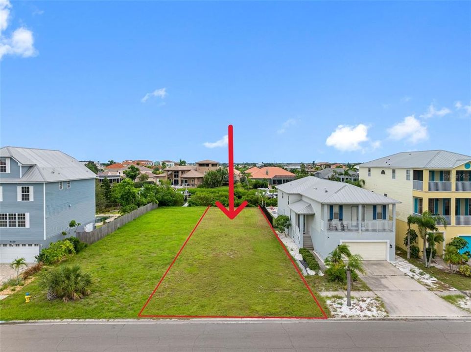 For Sale: $349,900 (0.12 acres)