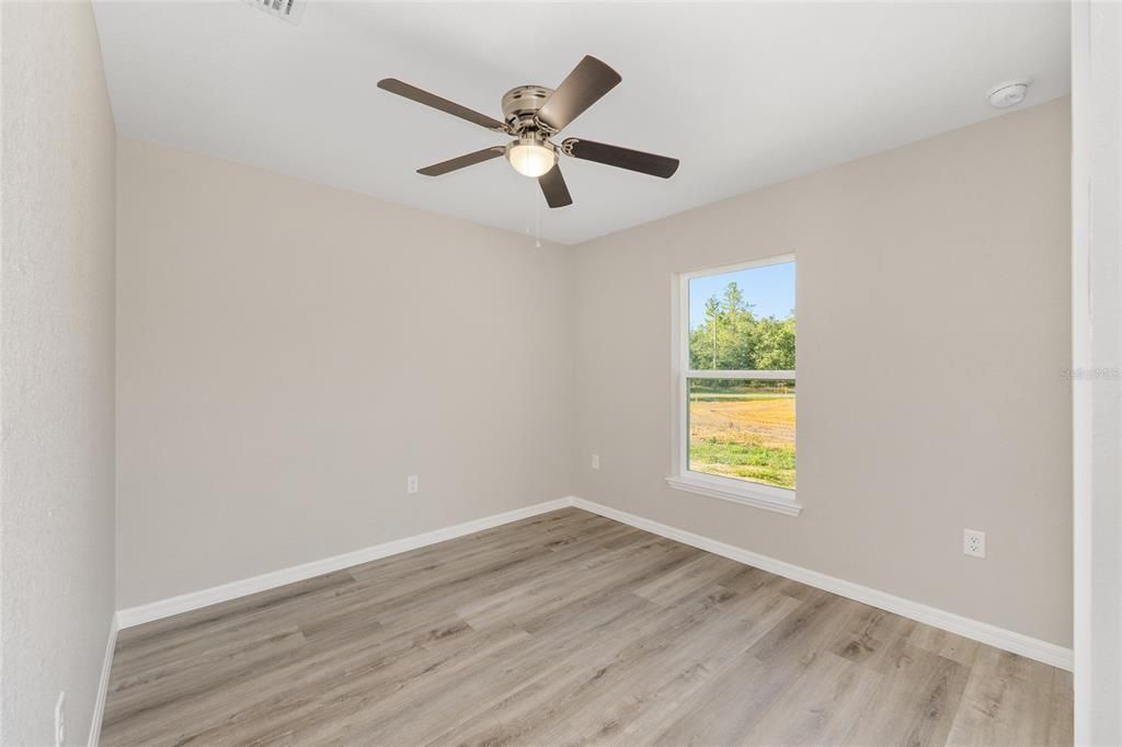 待售: $252,000 (3 贝兹, 2 浴室, 1400 平方英尺)