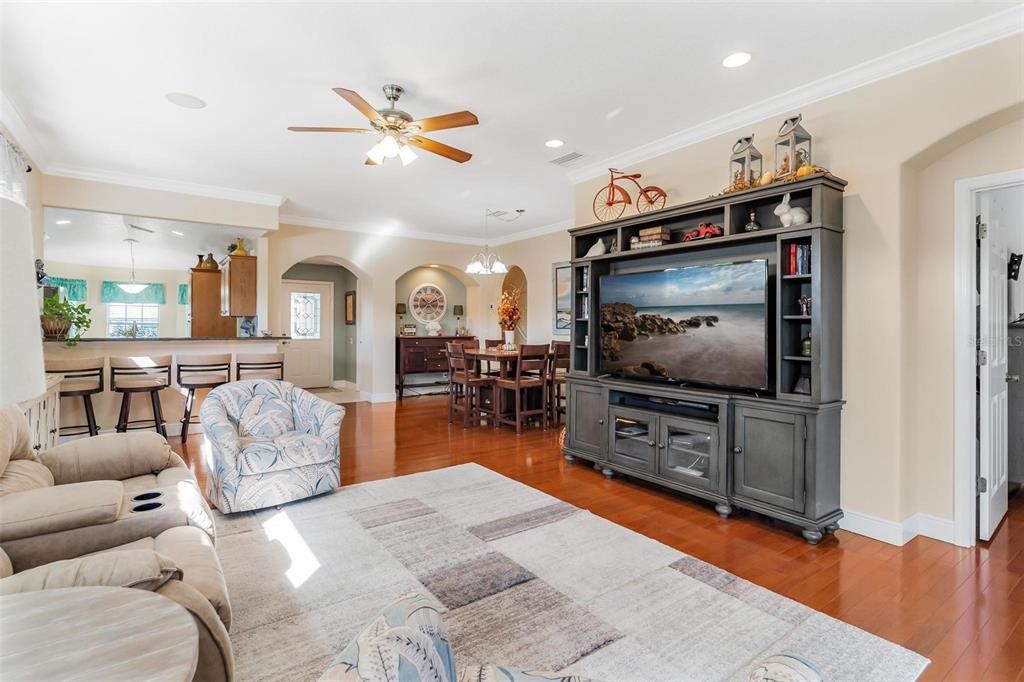 For Sale: $409,000 (3 beds, 2 baths, 2284 Square Feet)