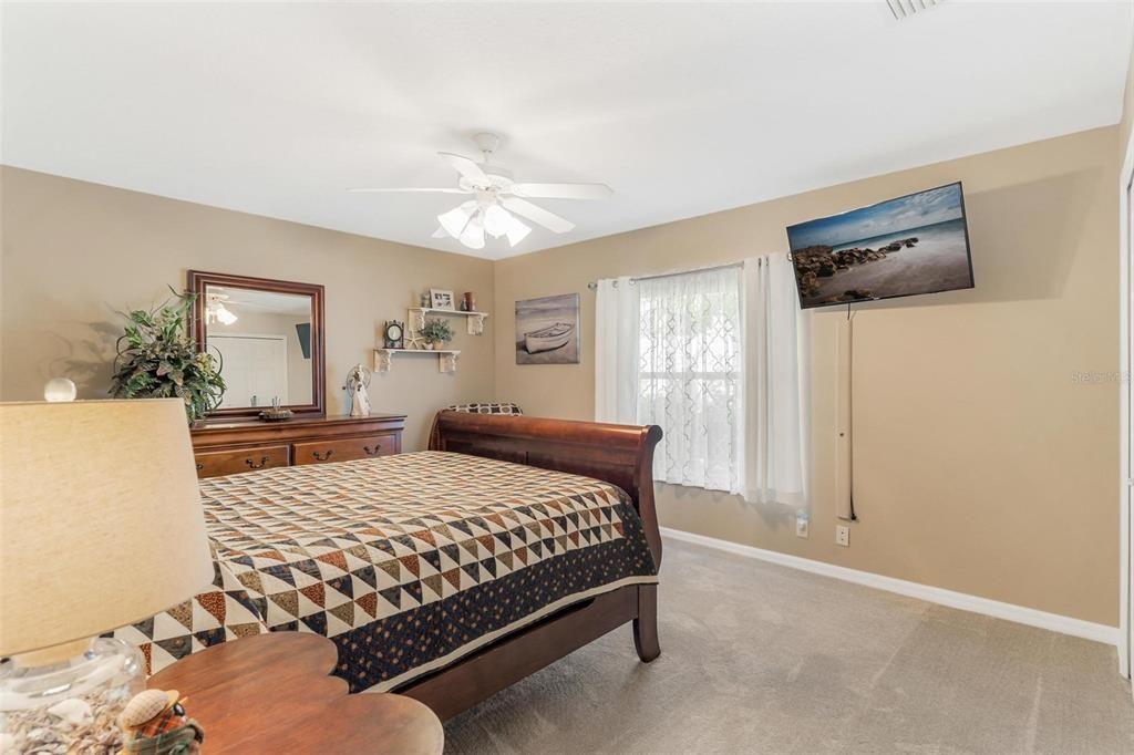 For Sale: $409,000 (3 beds, 2 baths, 2284 Square Feet)