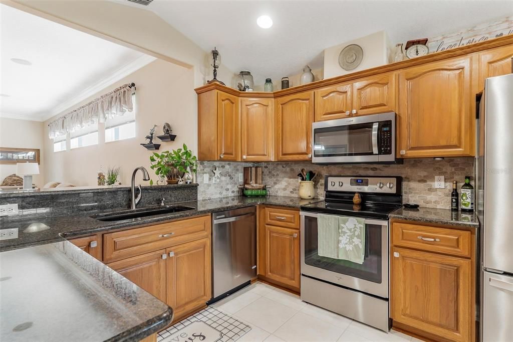 For Sale: $409,000 (3 beds, 2 baths, 2284 Square Feet)