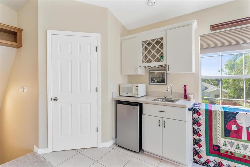 For Sale: $409,000 (3 beds, 2 baths, 2284 Square Feet)