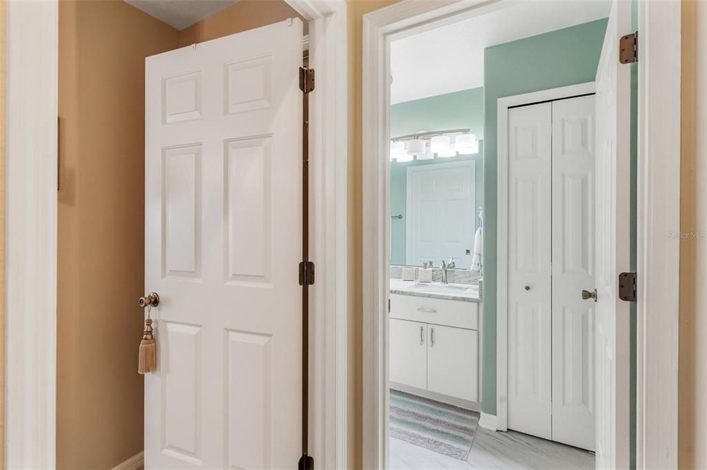 For Sale: $409,000 (3 beds, 2 baths, 2284 Square Feet)