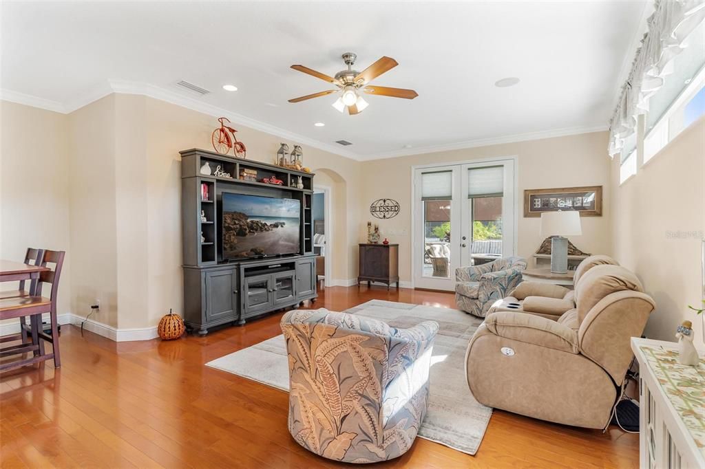 For Sale: $409,000 (3 beds, 2 baths, 2284 Square Feet)