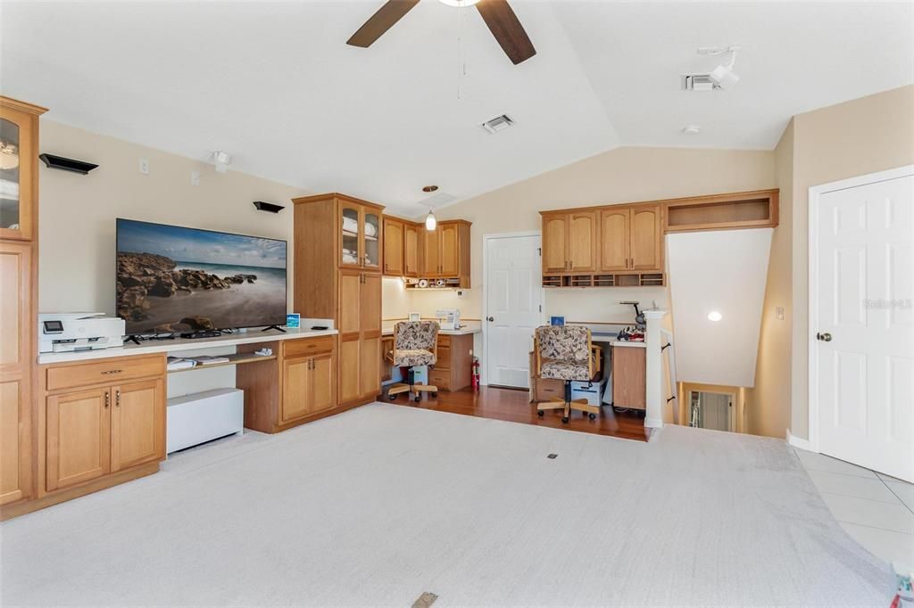 For Sale: $409,000 (3 beds, 2 baths, 2284 Square Feet)