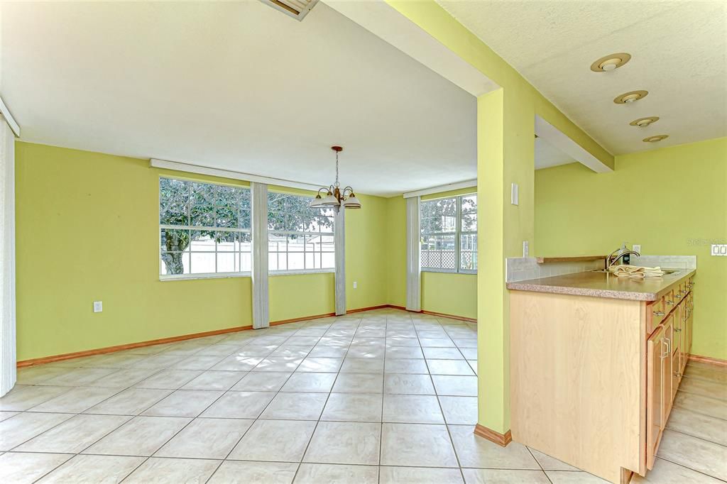 На продажу: $249,000 (2 спален, 2 ванн, 1401 Квадратных фут)