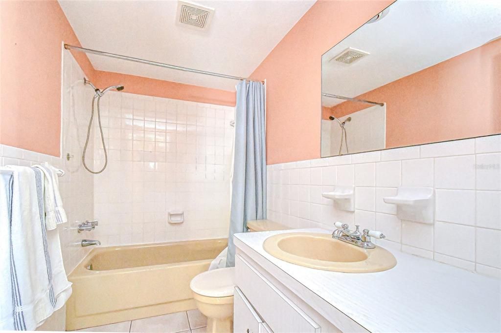 На продажу: $249,000 (2 спален, 2 ванн, 1401 Квадратных фут)