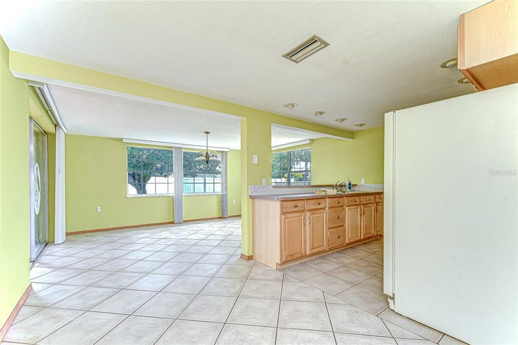 На продажу: $249,000 (2 спален, 2 ванн, 1401 Квадратных фут)