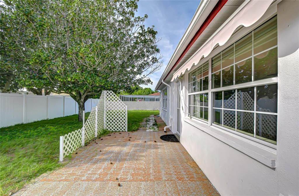 На продажу: $249,000 (2 спален, 2 ванн, 1401 Квадратных фут)