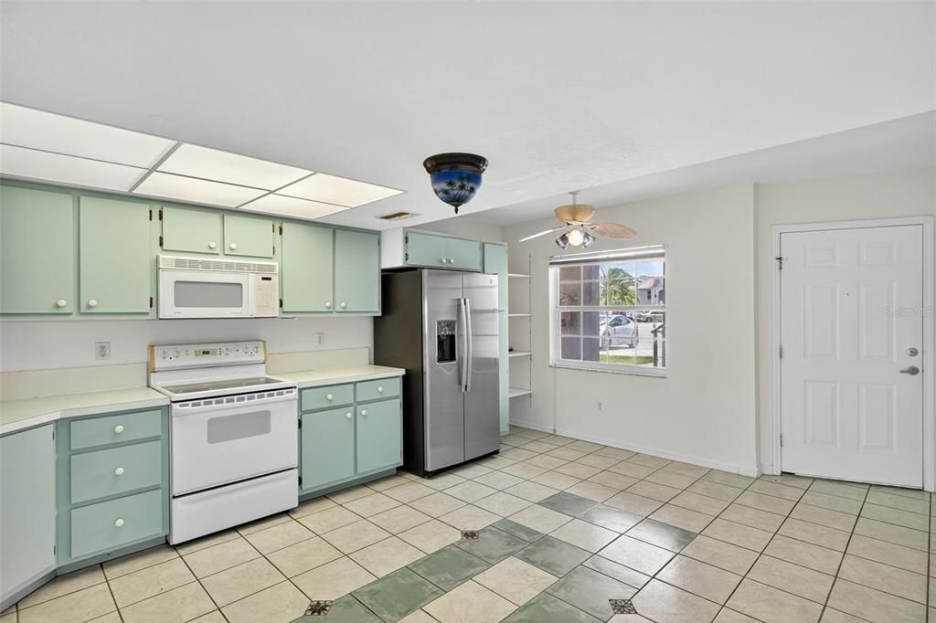 待售: $199,900 (3 贝兹, 2 浴室, 1348 平方英尺)