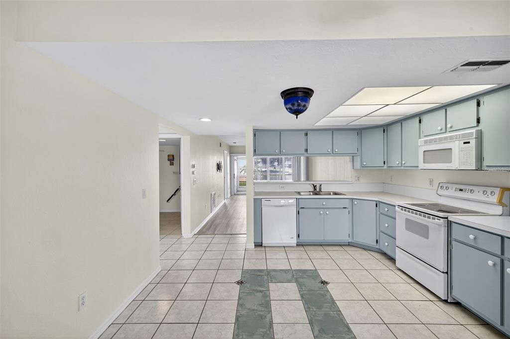 待售: $199,900 (3 贝兹, 2 浴室, 1348 平方英尺)