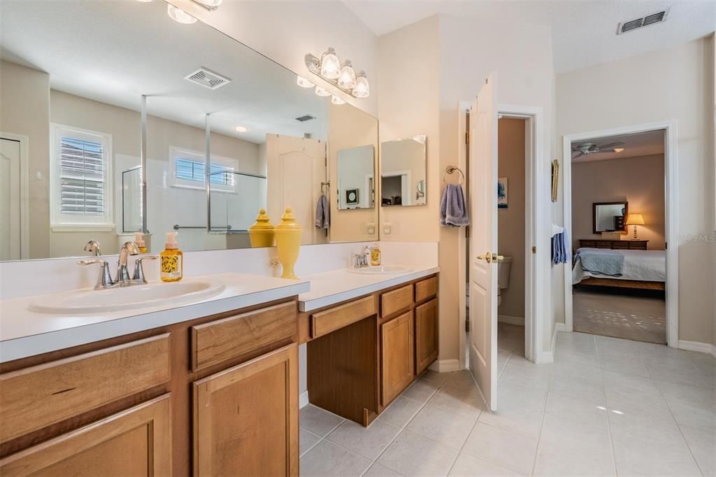 На продажу: $397,000 (3 спален, 2 ванн, 1956 Квадратных фут)