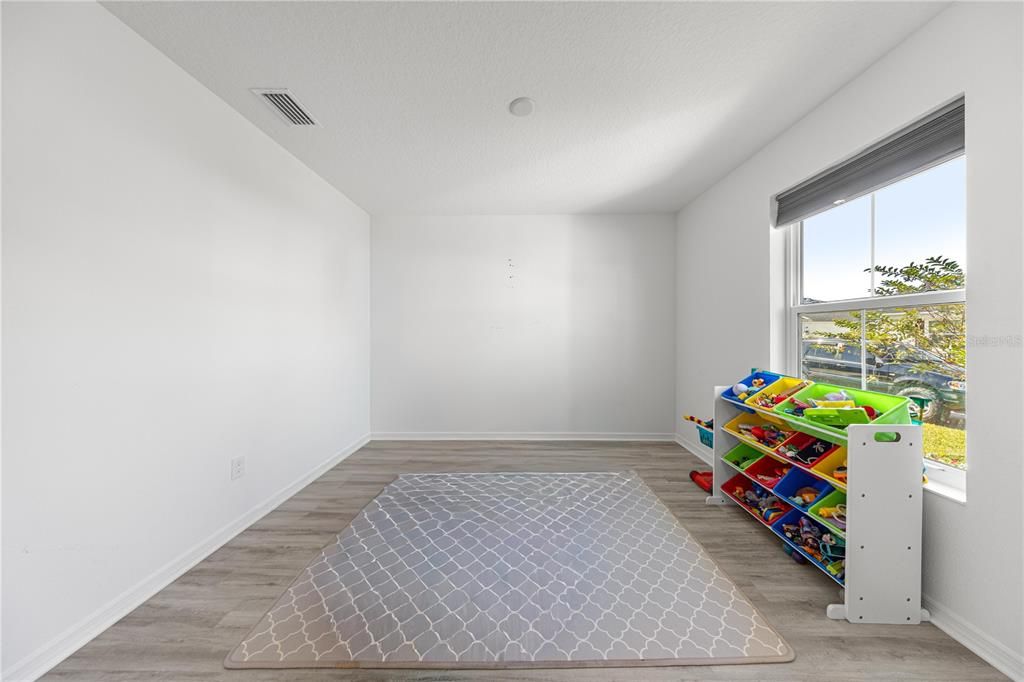 На продажу: $350,000 (3 спален, 2 ванн, 2052 Квадратных фут)