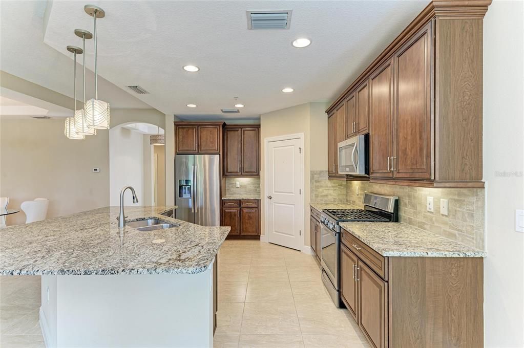 待售: $495,000 (3 贝兹, 2 浴室, 1748 平方英尺)