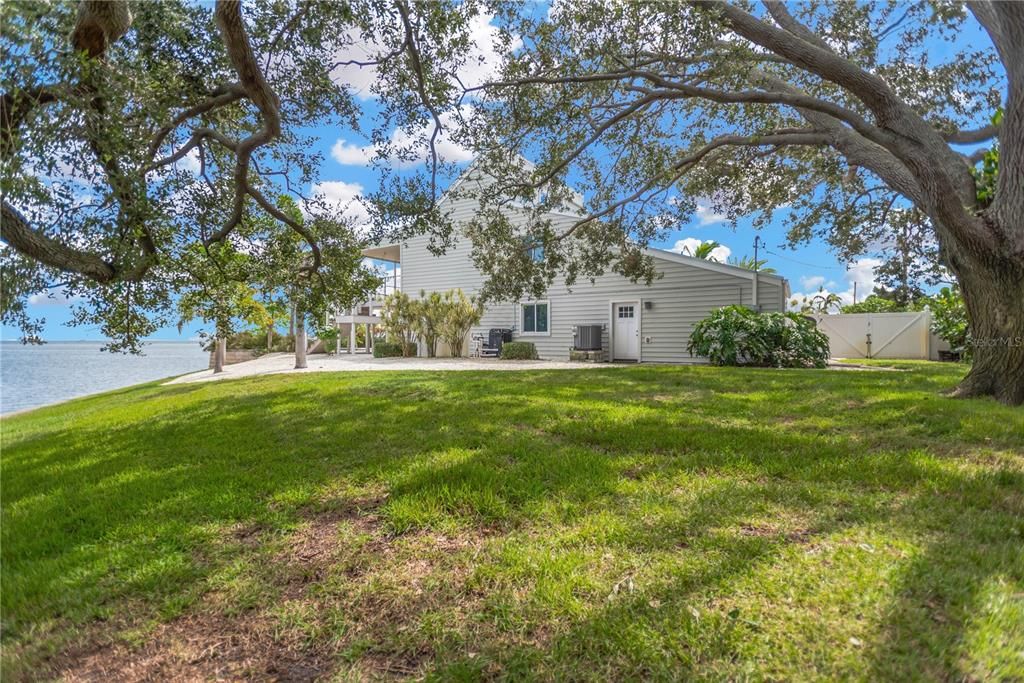 Active With Contract: $1,450,000 (3 beds, 2 baths, 1680 Square Feet)