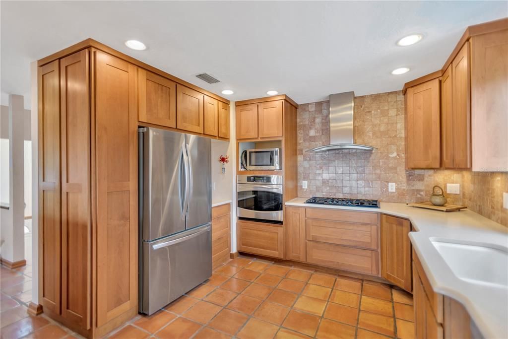 Active With Contract: $1,450,000 (3 beds, 2 baths, 1680 Square Feet)