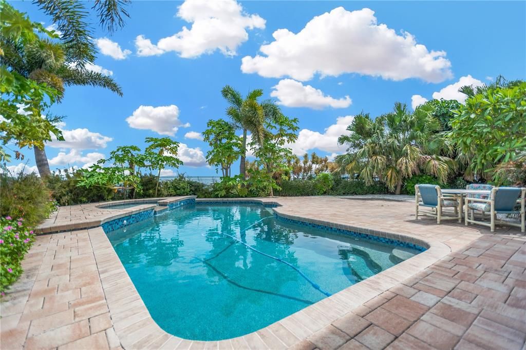 Active With Contract: $1,450,000 (3 beds, 2 baths, 1680 Square Feet)