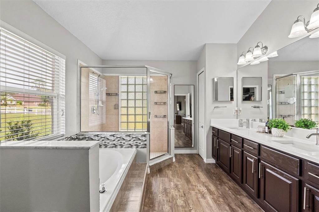 For Sale: $549,900 (5 beds, 2 baths, 2276 Square Feet)