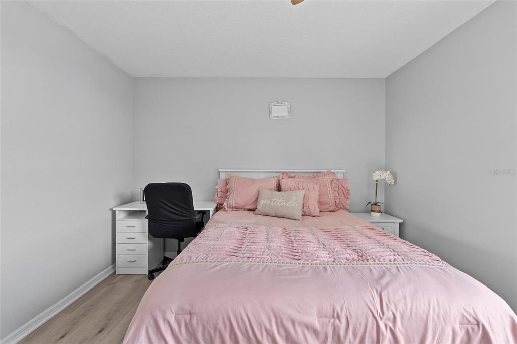 For Sale: $549,900 (5 beds, 2 baths, 2276 Square Feet)