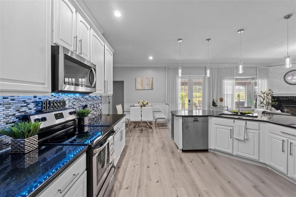 For Sale: $549,900 (5 beds, 2 baths, 2276 Square Feet)