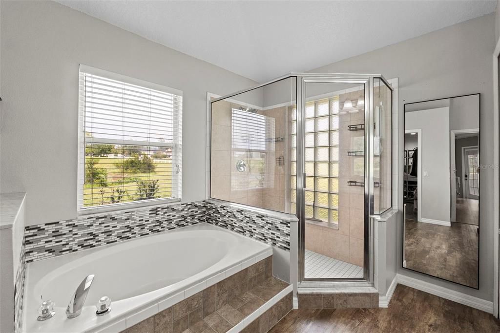 For Sale: $549,900 (5 beds, 2 baths, 2276 Square Feet)