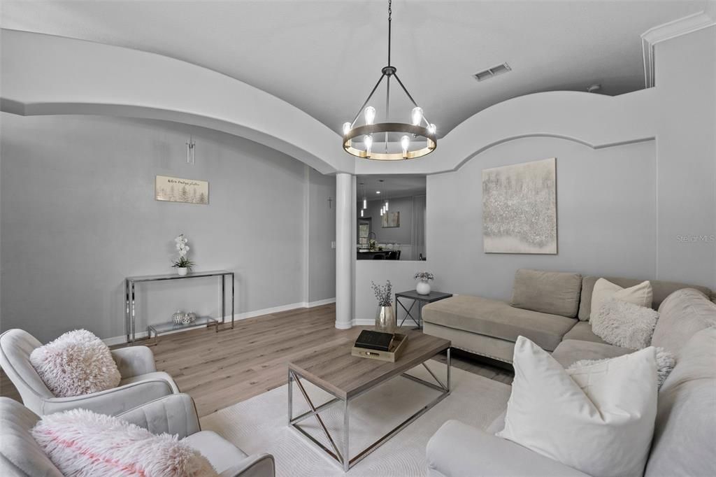 For Sale: $549,900 (5 beds, 2 baths, 2276 Square Feet)