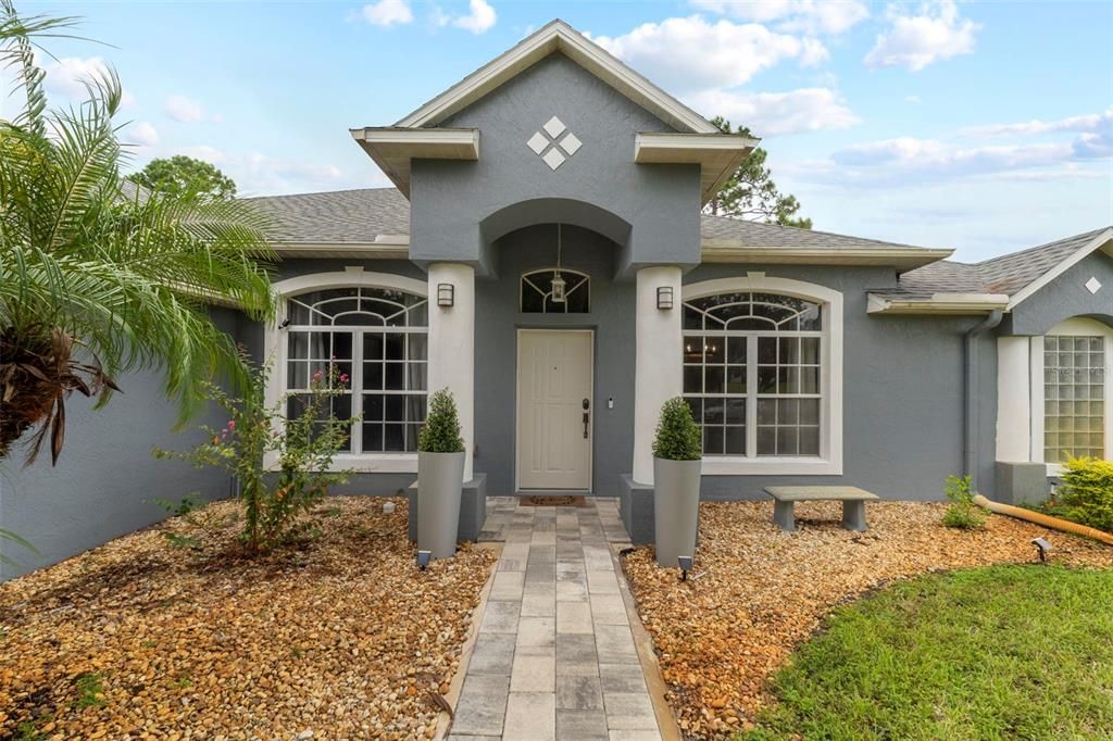 For Sale: $549,900 (5 beds, 2 baths, 2276 Square Feet)