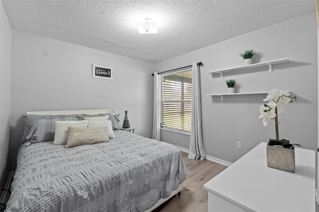 For Sale: $549,900 (5 beds, 2 baths, 2276 Square Feet)