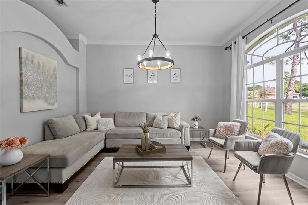 For Sale: $549,900 (5 beds, 2 baths, 2276 Square Feet)