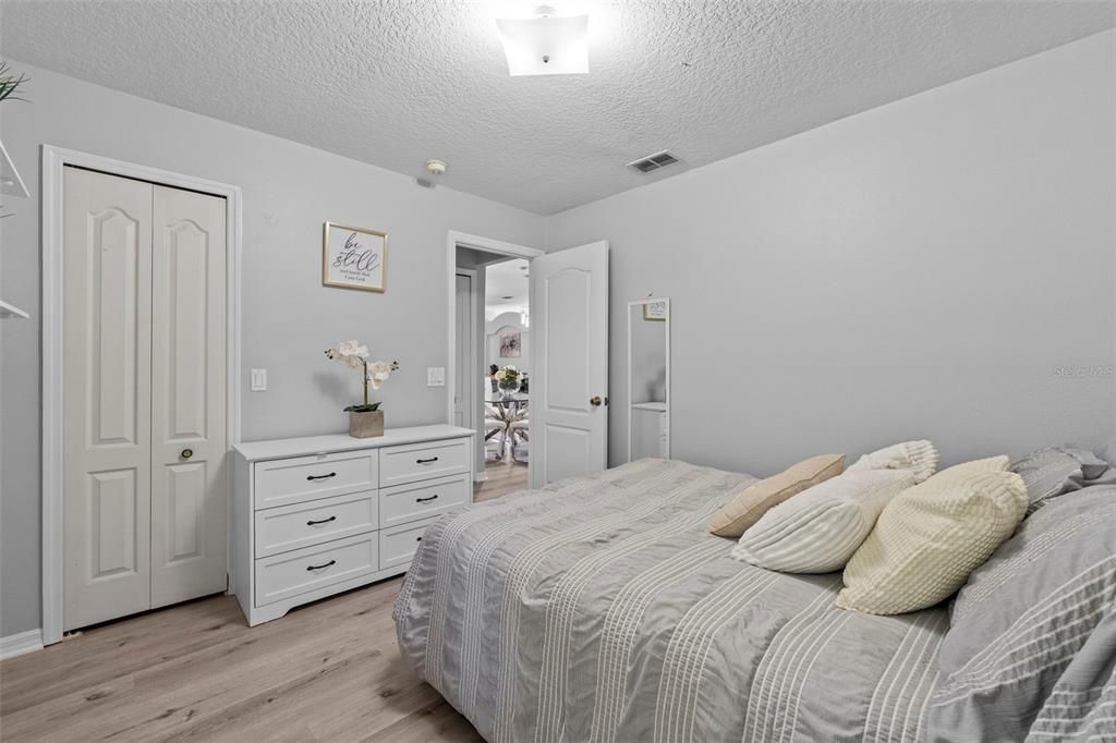 For Sale: $549,900 (5 beds, 2 baths, 2276 Square Feet)