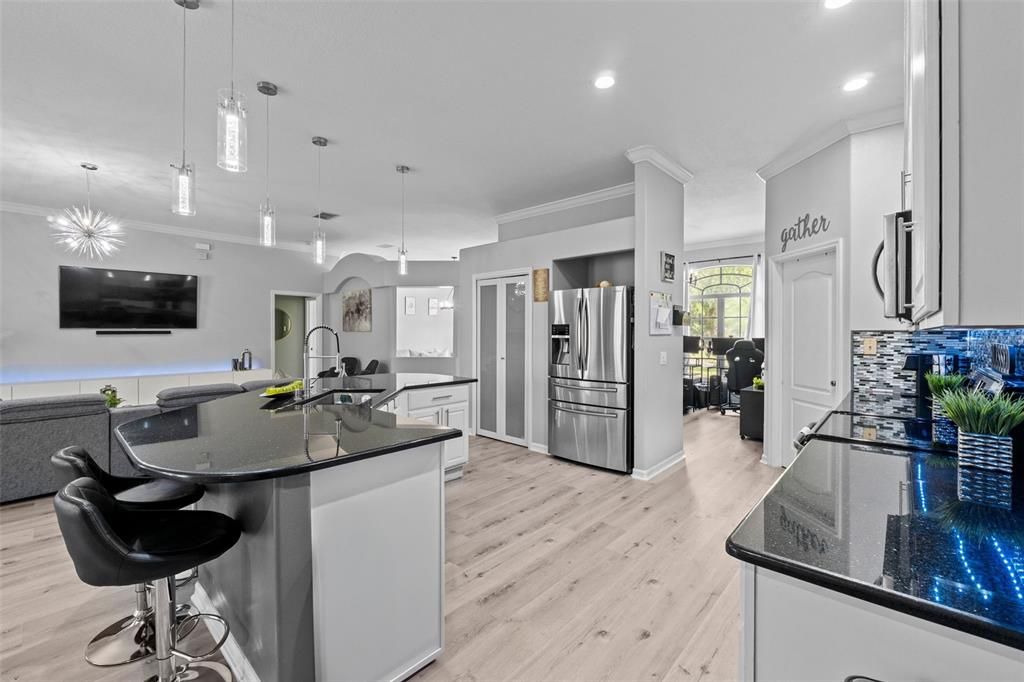 For Sale: $549,900 (5 beds, 2 baths, 2276 Square Feet)