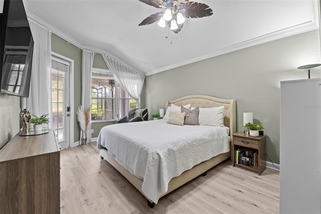 For Sale: $549,900 (5 beds, 2 baths, 2276 Square Feet)