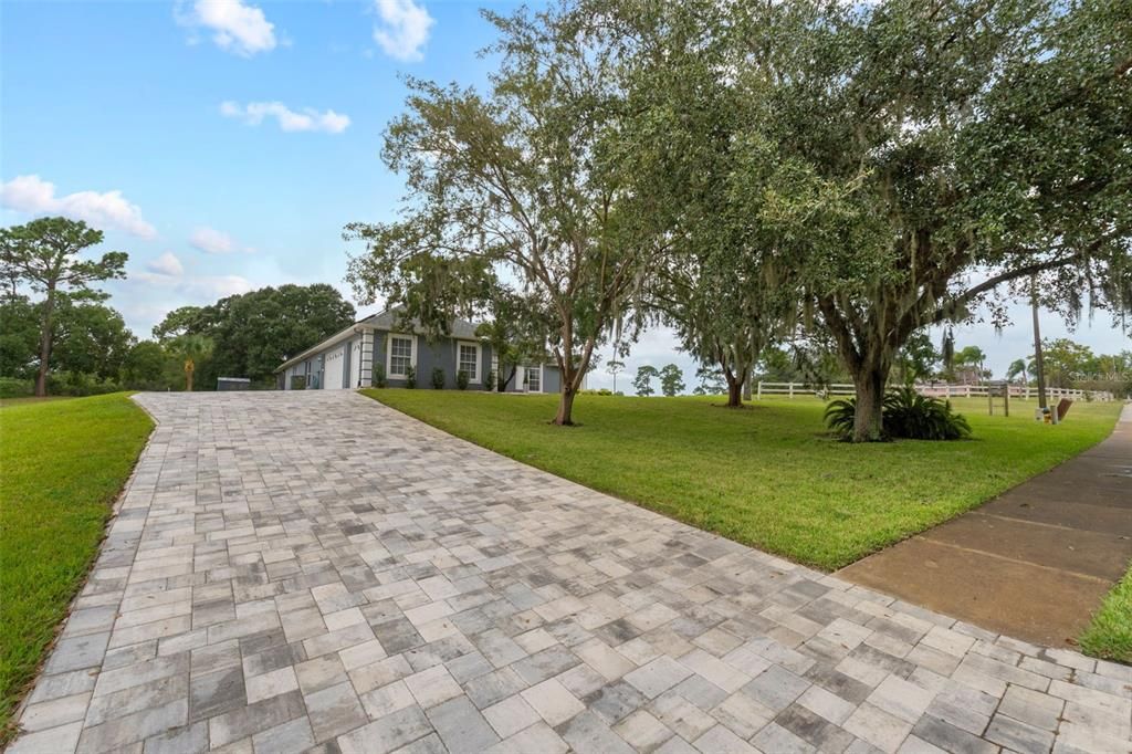 For Sale: $549,900 (5 beds, 2 baths, 2276 Square Feet)